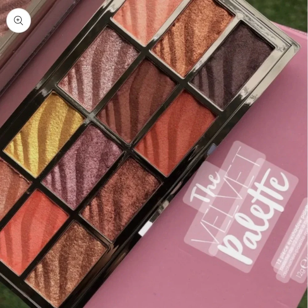 Ciate London The Velvet Eyeshadow Palette, 12 pan compact with mirror